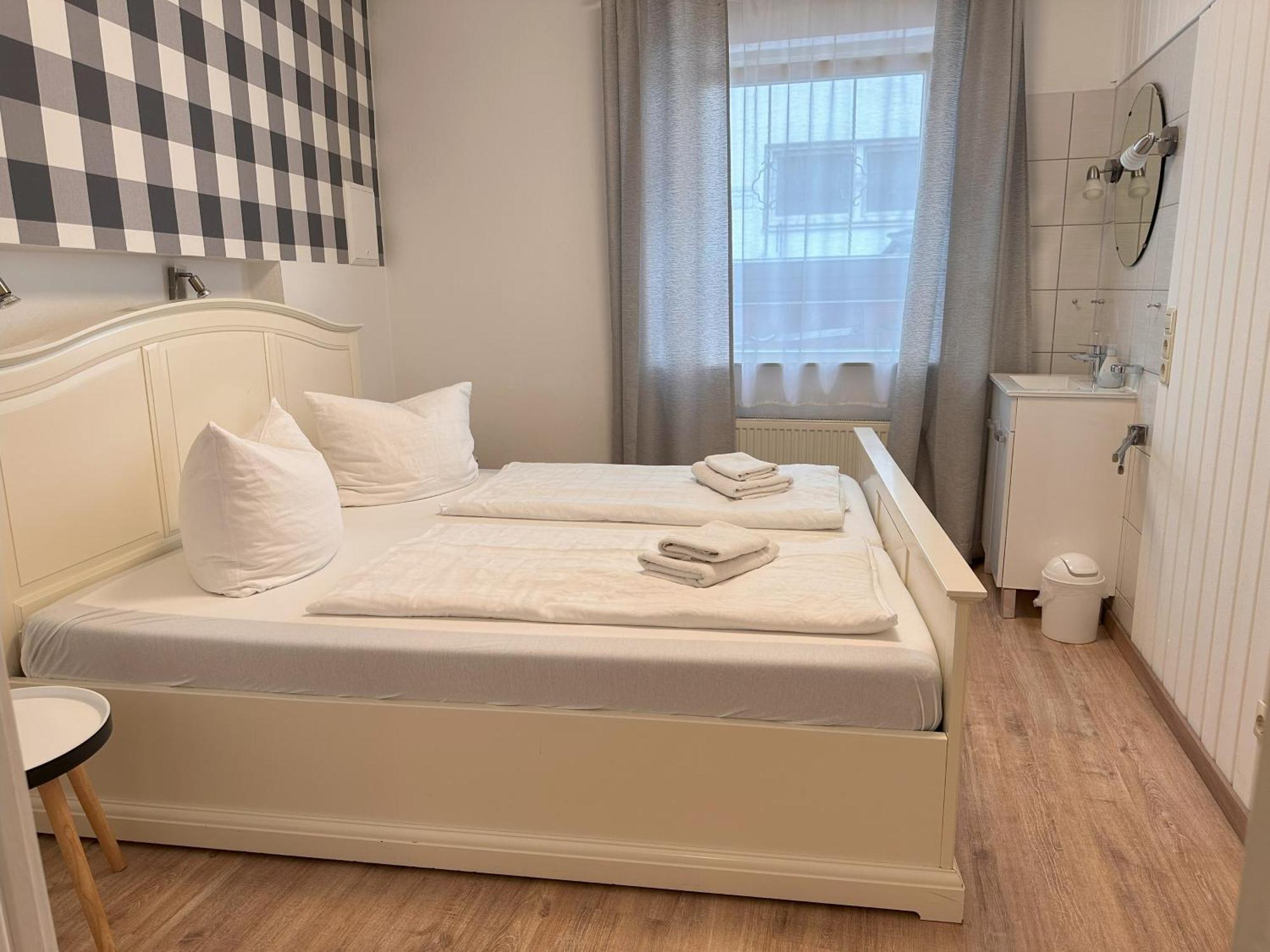 Gaestehaus Kuehnle Bad Wildbad Room photo